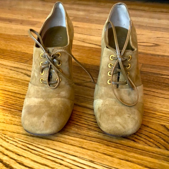 Tory Burch suede heeled shoes - Picture 2 of 9